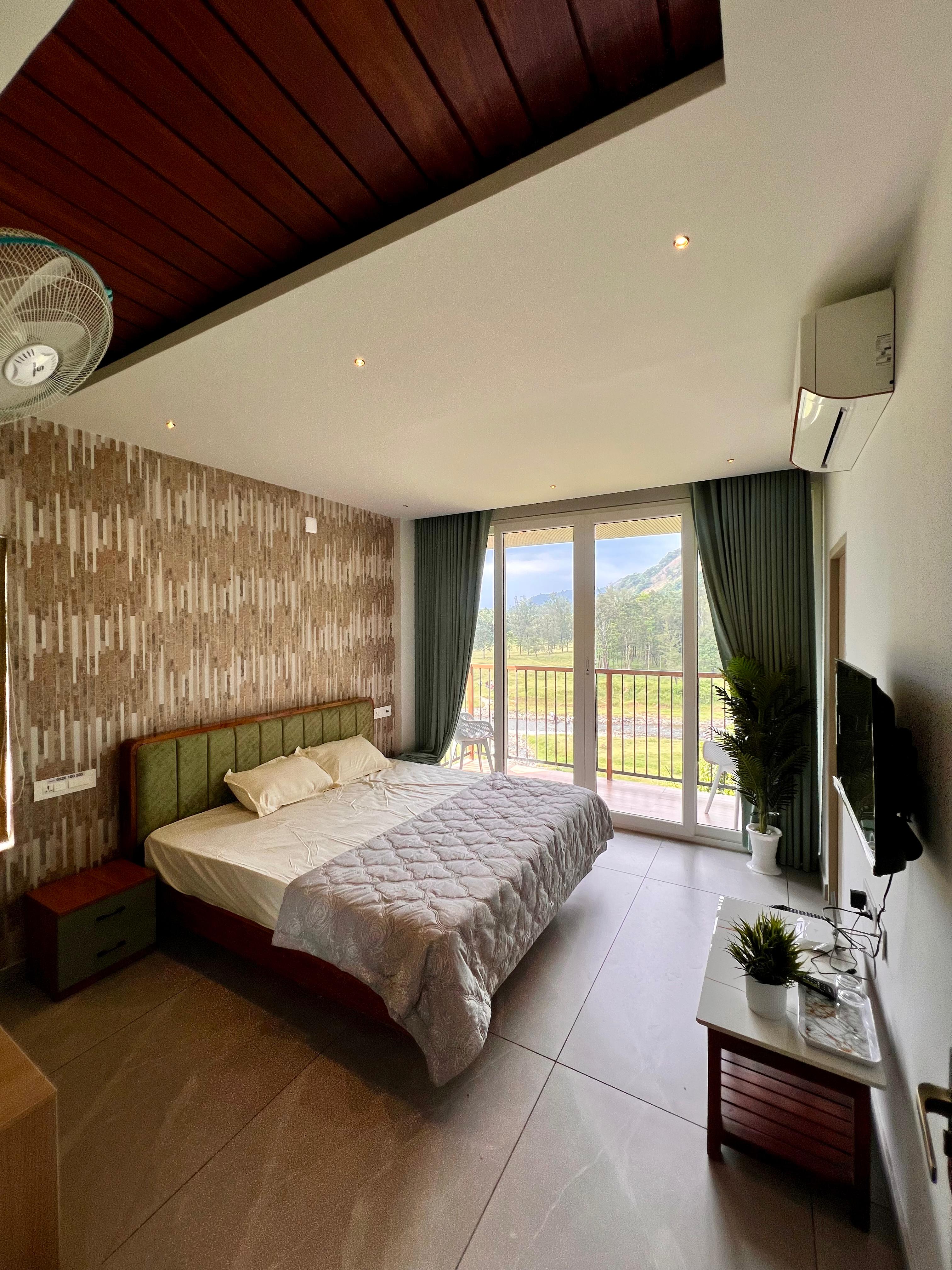 Spacious Guest Room Kariyathumpara